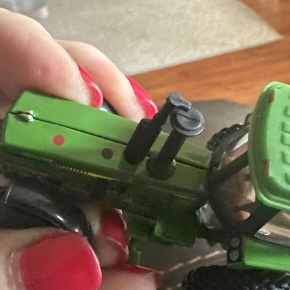 John Deere, Ertl, Farm Toy Tractor 46574 Agriculture Enclosed Window Cab 4WD - Picture 8 of 15